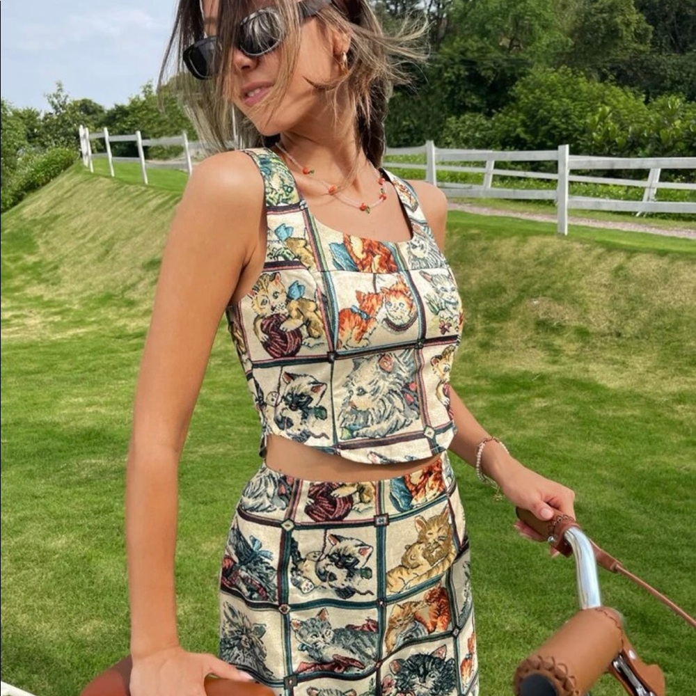 Two Piece Cat Set - Picture 4 of 6